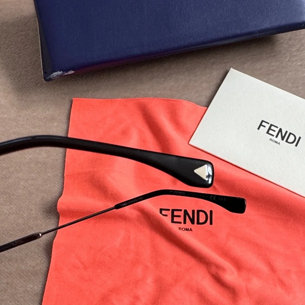 FENDI Round Cat-Eye Rim Sunglasses – Made in Italy ✨ - Picture 16 of 16